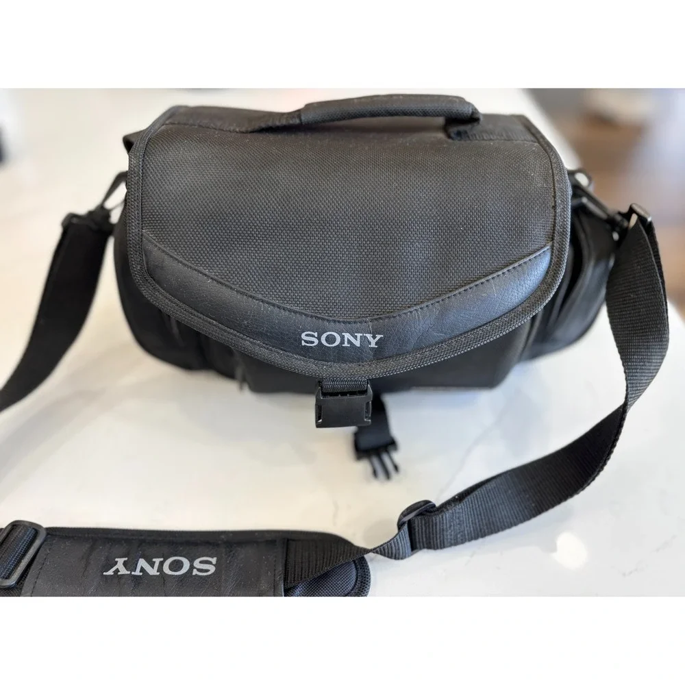Sony DSLR or Camcorder Black Padded Camera Bag Case Pockets w/ Shoulder Strap